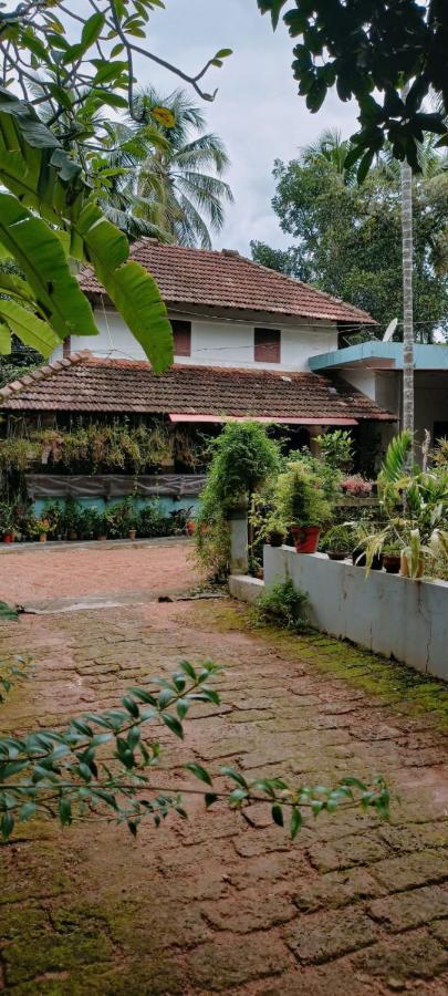 Kenoth Thaliyil Mana, Heritage Homestay Payyannur Eksteriør billede