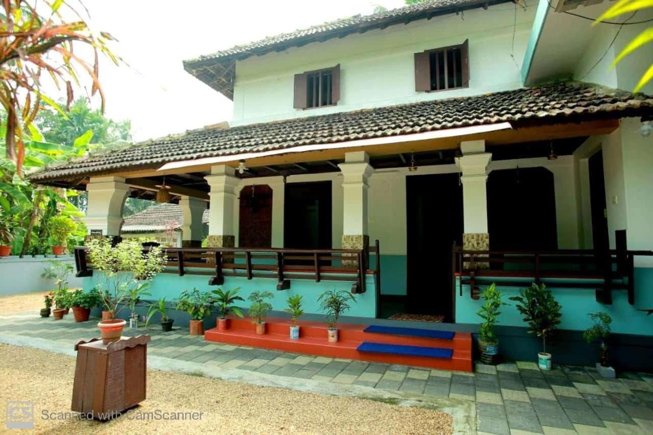Kenoth Thaliyil Mana, Heritage Homestay Payyannur Eksteriør billede